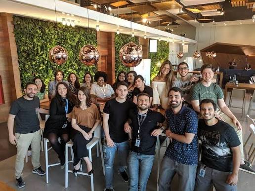“Inteligência artificial e emprego: jovens profissionais no mercado de trabalho”